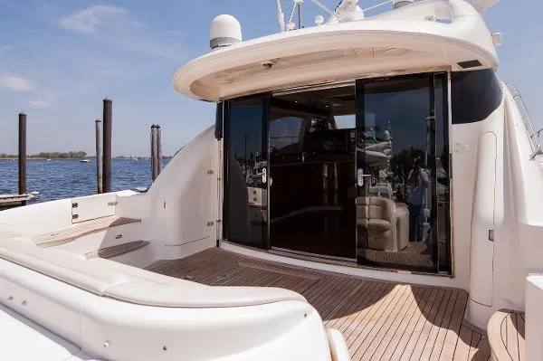 Slide: The Image of Sea Ray 680 Sun Sport 2004 - 9
