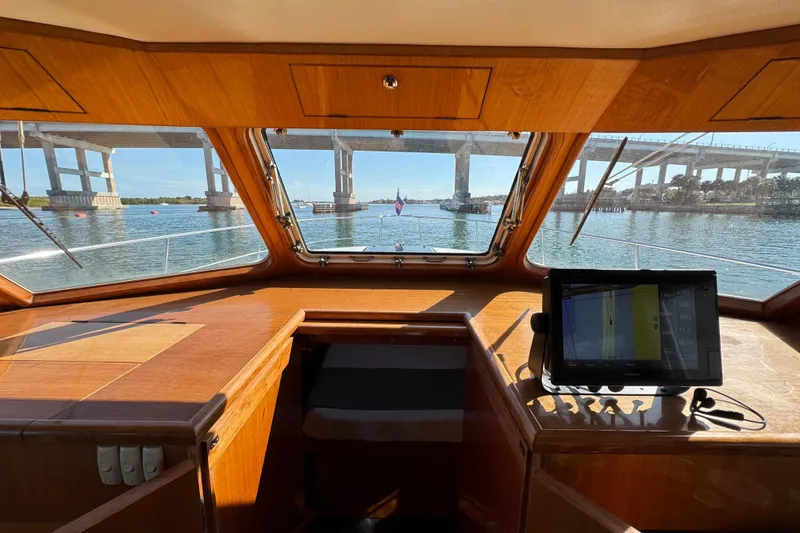 Slide: The Image of Interior view of 2006 Albin 40 North Sea Cutter with navigation system, overlooking a bridge. - 49