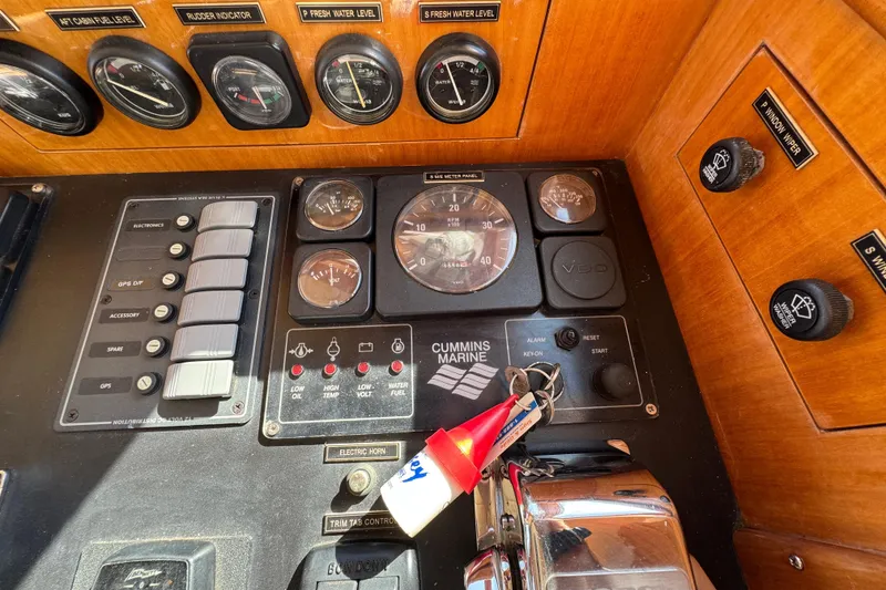Slide: The Image of Control panel of a 2006 Albin 40 North Sea Cutter with Cummins Marine engine. - 53