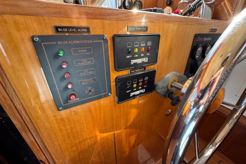Slide: The Image of Control panel of a 2006 Albin 40 North Sea Cutter with bilge alarm system. - 58