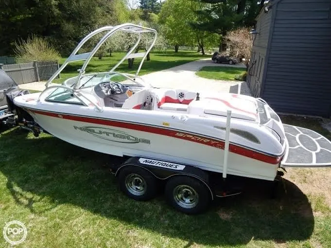 Slide: The Image of Correct Craft Sport Nautique SV211 LE 2005 - 3
