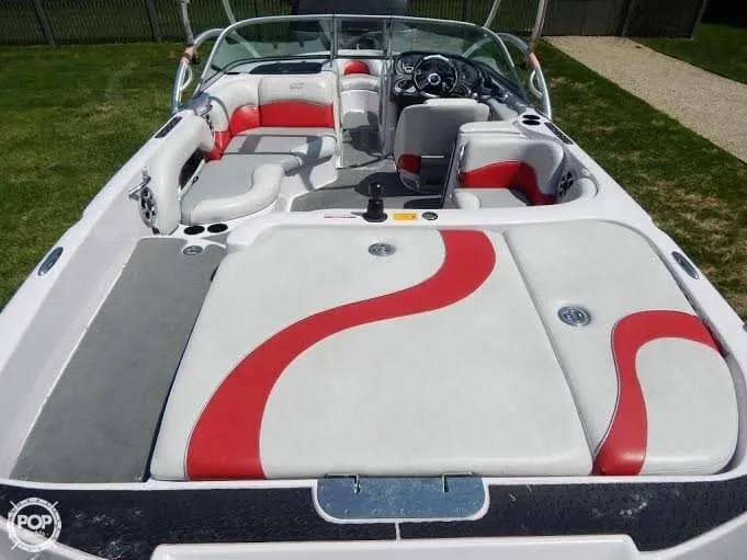 Slide: The Image of Correct Craft Sport Nautique SV211 LE 2005 - 8