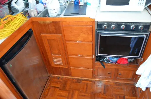 Slide: The Image of Marine Trader 32 Sedan Trawler 1979 - 6