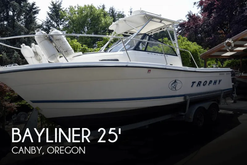 Slide: The Image of Bayliner Trophy 2352 W/A 1999 - 0
