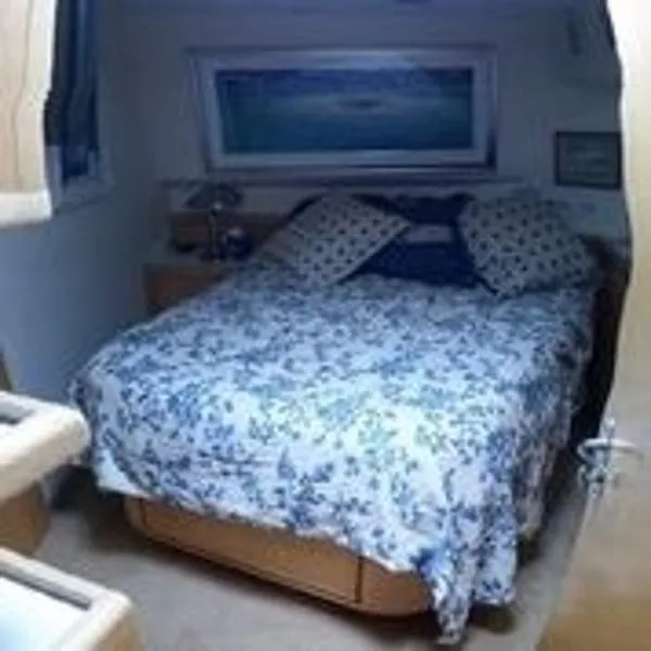 Slide: The Image of Bertram 54 Convertible 1999 - 8