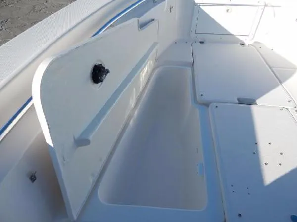 Slide: The Image of Angler Center Console 2004 - 7