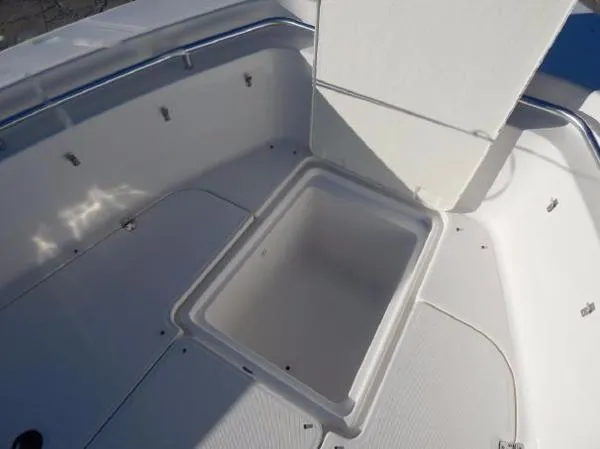 Slide: The Image of Angler Center Console 2004 - 8