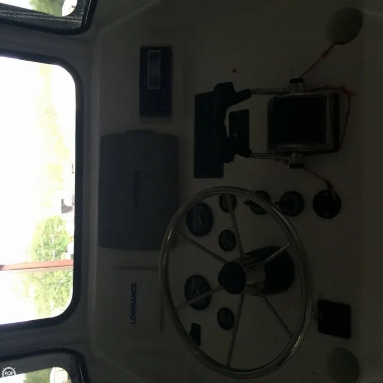 Slide: The Image of Sportfish Offshore 31 Aluminum Center Console 2010 - 11