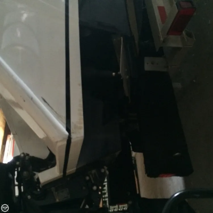 Slide: The Image of Sportfish Offshore 31 Aluminum Center Console 2010 - 9