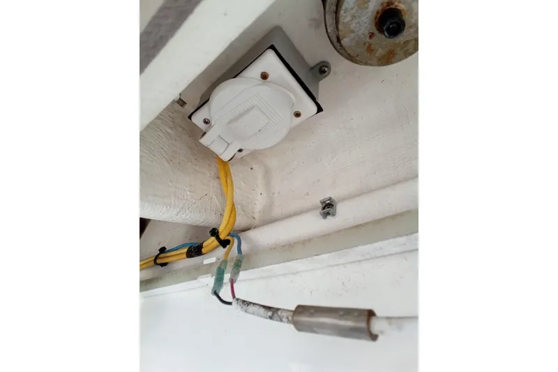 Slide: The Image of Electrical wiring setup on 2022 Invincible 39 Open Fisherman boat. - 8