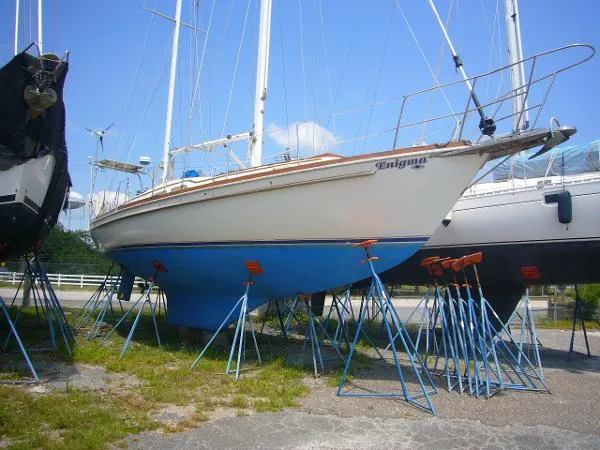 Slide: The Image of Gulfstar 43 Center Cockpit Ketch 1975 - 4