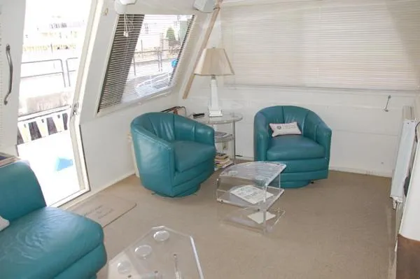 Slide: The Image of Hatteras 52 Cockpit Motor Yacht 1991 - 6