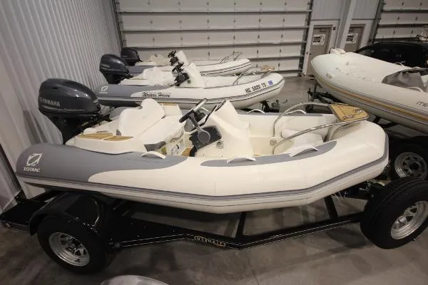 Slide: The Image of Zodiac Yachtline 340DL NEO 40hp In Stock 2015 - 5