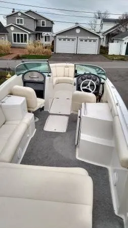 Slide: The Image of Chris-Craft 25 Launch BR 2001 - 11