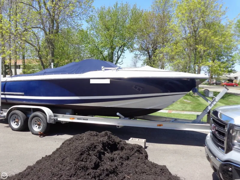 Slide: The Image of Chris-Craft 25 Launch BR 2001 - 2