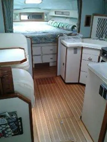 Slide: The Image of Sea Ray Express Cruiser 1989 - 4