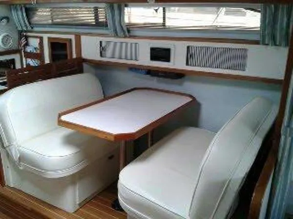 Slide: The Image of Sea Ray Express Cruiser 1989 - 5