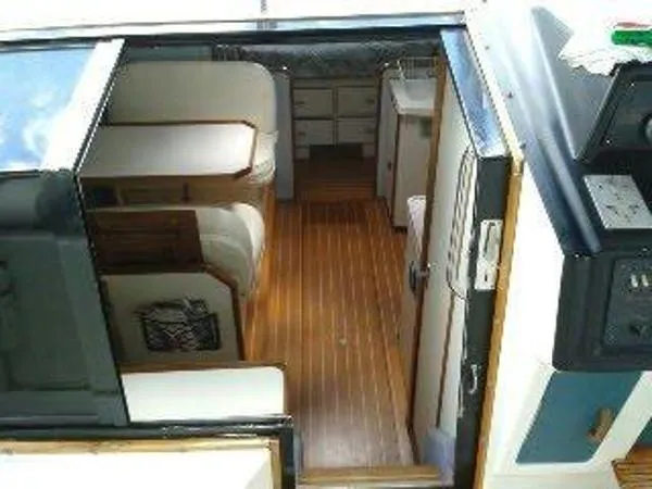 Slide: The Image of Sea Ray Express Cruiser 1989 - 6