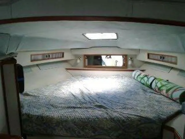 Slide: The Image of Sea Ray Express Cruiser 1989 - 8