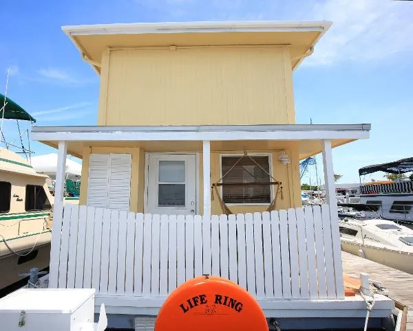 Slide: The Image of House Boat 2 Story, 4 Bedroom, 2 Bath 1987 - 1