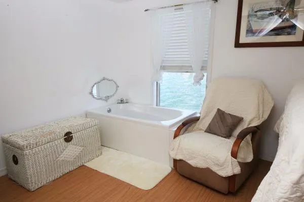 Slide: The Image of House Boat 2 Story, 4 Bedroom, 2 Bath 1987 - 10