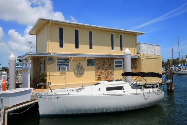 Slide: The Image of House Boat 2 Story, 4 Bedroom, 2 Bath 1987 - 3