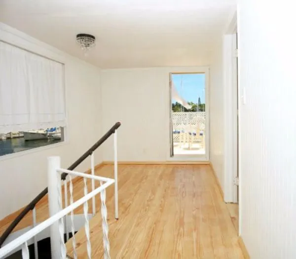 Slide: The Image of House Boat 2 Story, 4 Bedroom, 2 Bath 1987 - 5