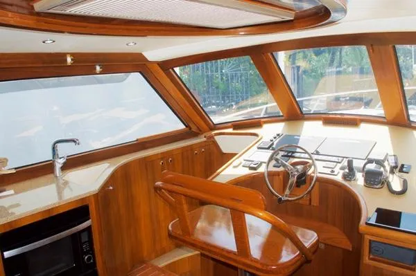 Slide: The Image of Calyber 35 Custom Hardtop Express 2014 - 1