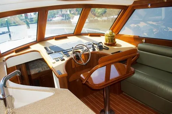 Slide: The Image of Calyber 35 Custom Hardtop Express 2014 - 2