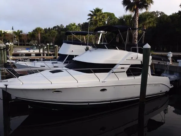 Slide: The Image of Silverton 351 Sedan Cruiser 2000 - 0