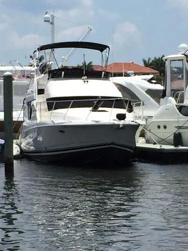 Slide: The Image of Silverton 351 Sedan Cruiser 2000 - 3