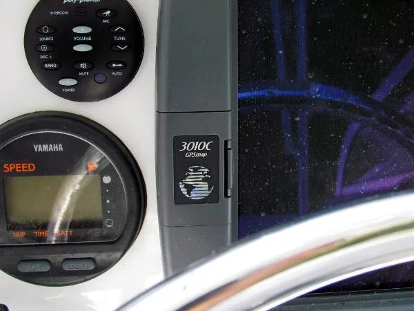 Slide: The Image of Glacier Bay 2640 Renegade 2005 - 11