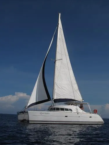 Slide: The Image of Lagoon 410 4 Cabin 2 Head Layout 2001 - 5