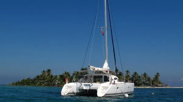 Slide: The Image of Lagoon 410 4 Cabin 2 Head Layout 2001 - 6