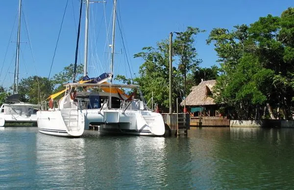 Slide: The Image of Lagoon 410 4 Cabin 2 Head Layout 2001 - 8