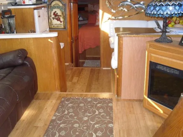 Slide: The Image of Silverton 37 Motor Yacht 1989 - 4
