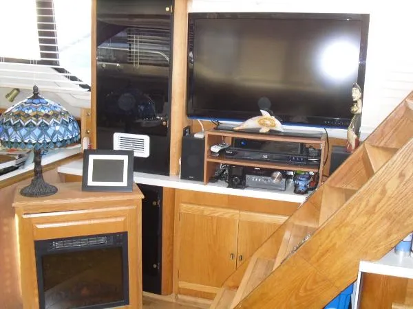 Slide: The Image of Silverton 37 Motor Yacht 1989 - 5