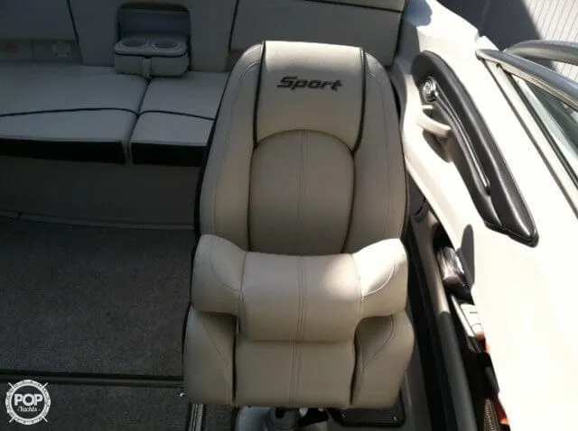 Slide: The Image of Sea Ray 205 Sport Bowrider 2010 - 3