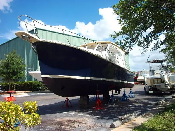 Slide: The Image of Mainship 30 Pilot II Sedan 2004 - 11