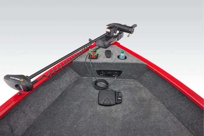 Slide: The Image of 2026 Tracker Pro Guide V-175 Combo with Minn Kota PowerDrive trolling motor. - 14