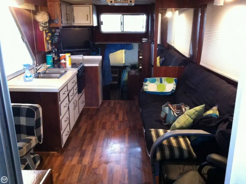 Slide: The Image of Gibson 42 Houseboat 1988 - 6