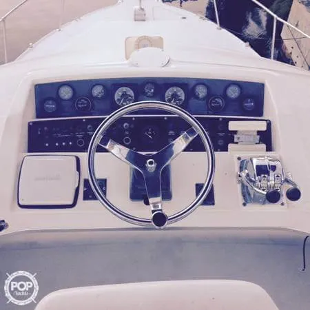 Slide: The Image of Sea Ray 310 Sport Bridge 1992 - 7