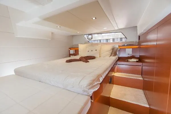 Slide: The Image of Prestige 450 Flybridge 2015 - 9
