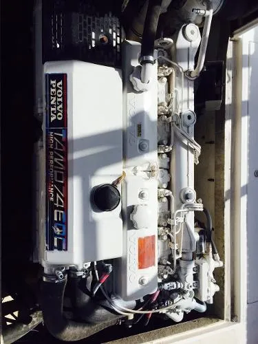 Slide: The Image of Dorado 40 Center Console 2001 - 5