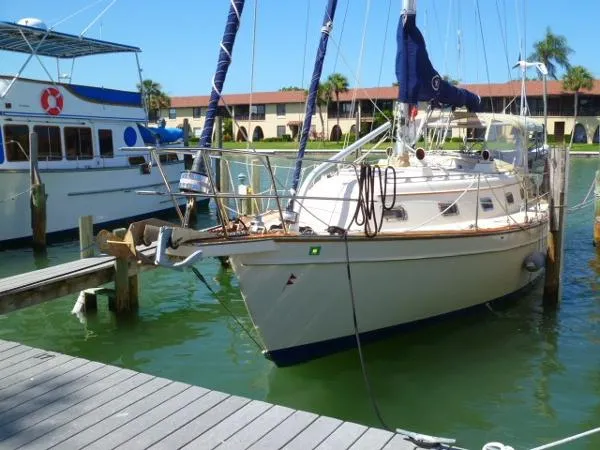 Slide: The Image of Island Packet 350 Cutter 1997 - 0
