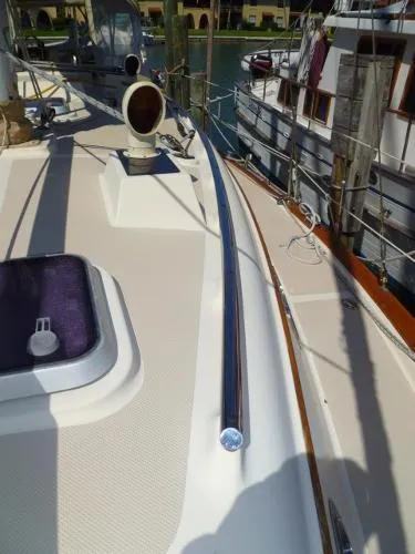 Slide: The Image of Island Packet 350 Cutter 1997 - 4