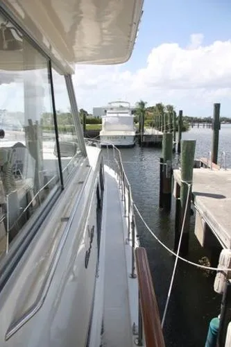 Slide: The Image of Chris-Craft Commander 1986 - 5