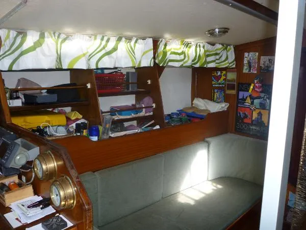 Slide: The Image of Gib'Sea 37 Center Cockpit Ketch 1980 - 4