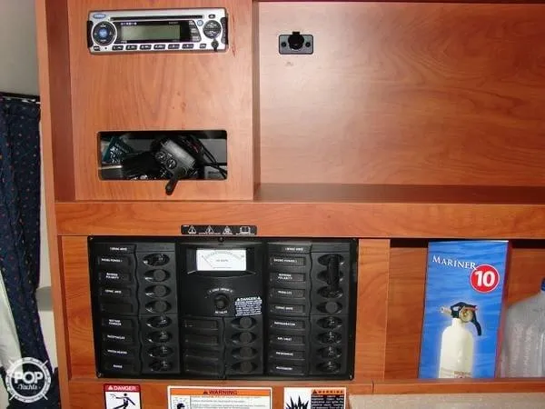 Slide: The Image of Bayliner 255 SB Cruiser 2010 - 8