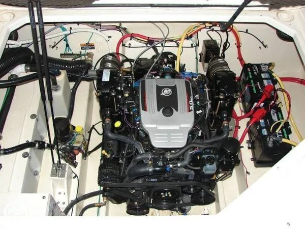 Slide: The Image of Bayliner 255 SB Cruiser 2010 - 9
